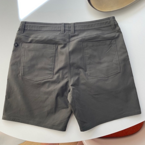 Roark Explorer Long Road Shorts 18" - in Charcoal - Picture 3 of 3